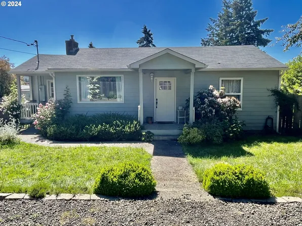 430 W Cochrane Ct, Roseburg, OR 97471