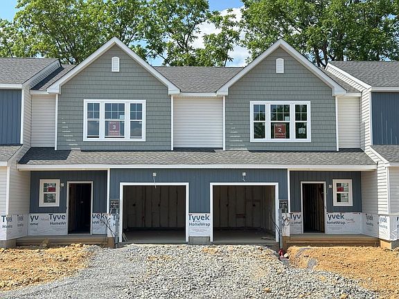3rd image of 135 Scotty Dr #3