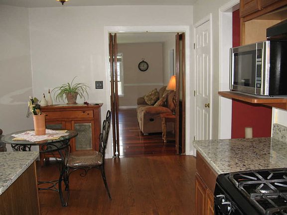 4th image of 546 Liberty Ave