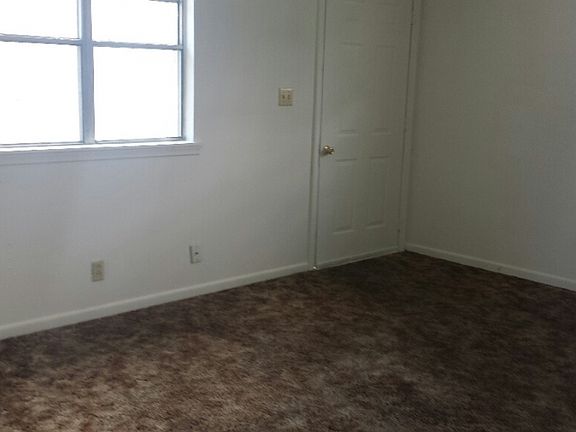 4th image of 4203 Lloyd St