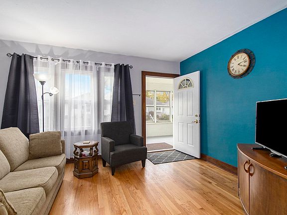5th image of 206 Monmoor Ave