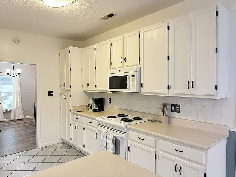 3125 Navajo Dr SE — Photo 5