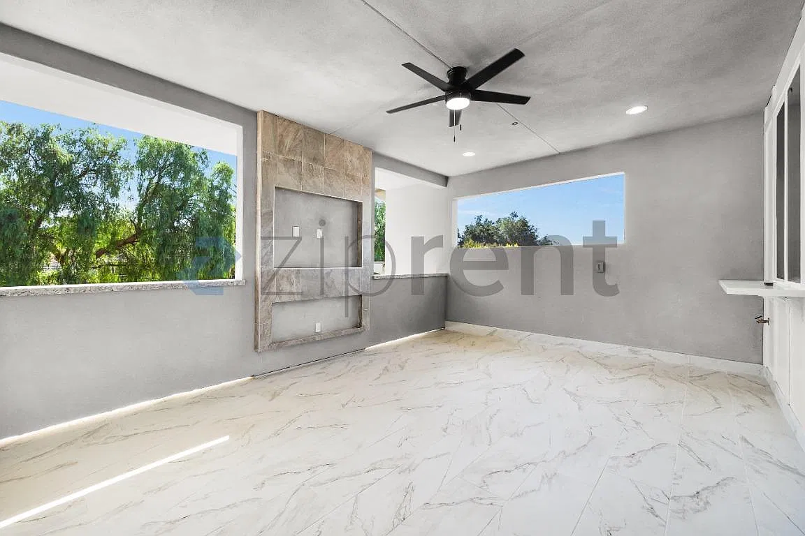 1 bed, 1.5 bath, $2,700 — Photo 2