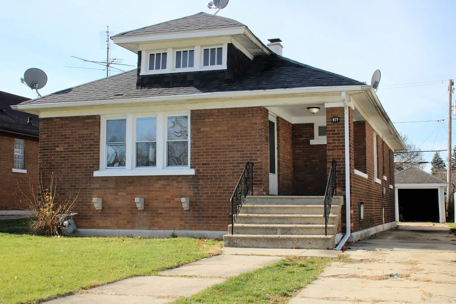 819 Clement St photo 1