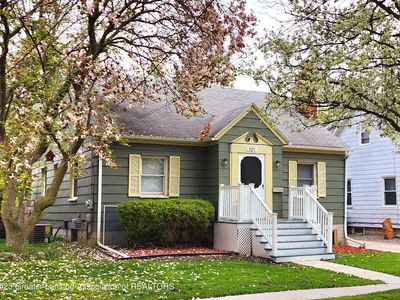 529 E Greenlawn Ave, Lansing, MI, 48910