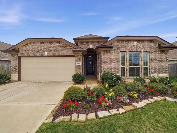 4920 Twin Summit Dr, Rosenberg, TX 77469