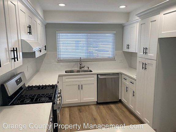 3rd image of 2256 Miner St #1
