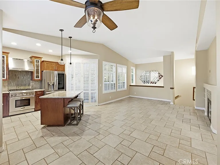 1059 S Positano Ave — Photo 6