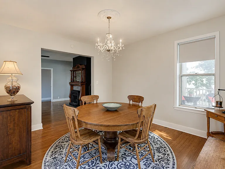 511 W Wisconsin St — Photo 6