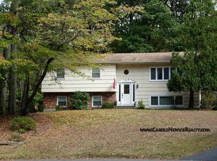 13 Cherry Ln, Pomona, NY 10970