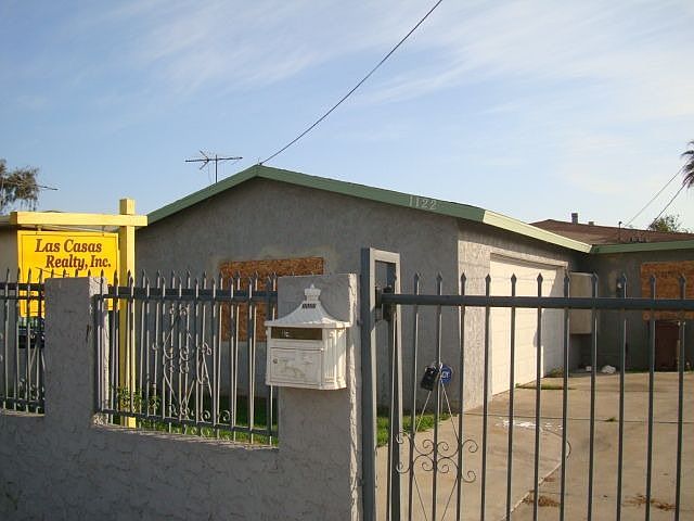 1st image of 1122 W 121st St