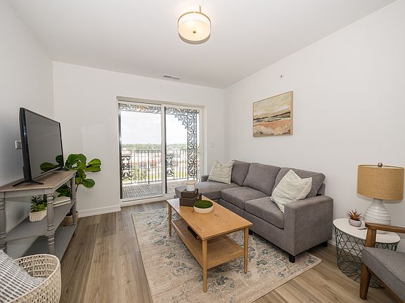 4th image of 9396 Landings Ln #506-DES
