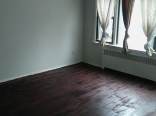 24-11 100th St, Flushing, NY 11369