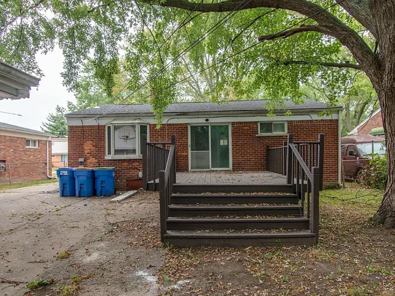 21750 Logue Ave — Photo 10