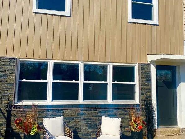 5809 Mitchell Rd, Levittown, PA 19057