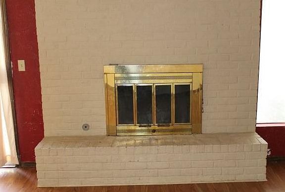 4th image of 11141 Folkstone Dr