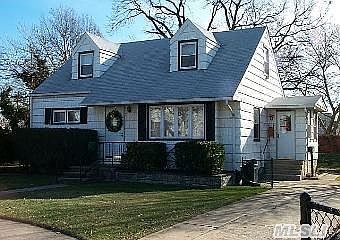 1st image of 283 Caryl Dr
