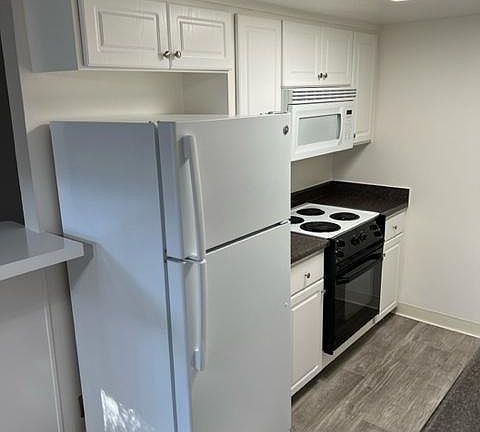 5th image of 60 W Latimer Ave #8