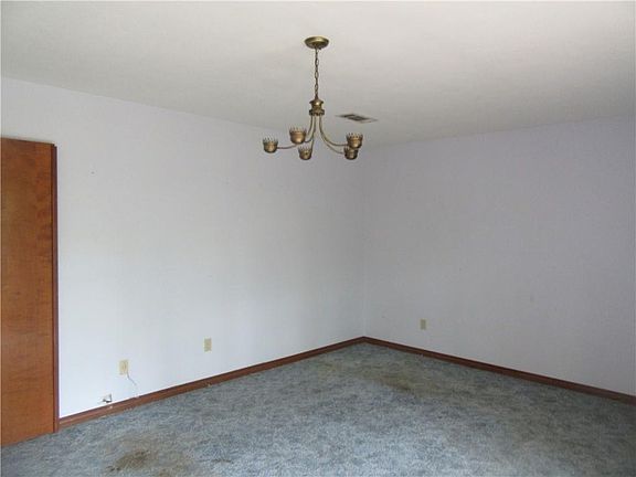 4th image of 61324 Brittany Dr