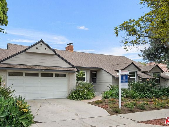 4th image of 2948 Queensbury Dr