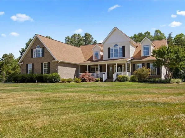 261 Matthews Rd, Pilot Mtn, NC 27041