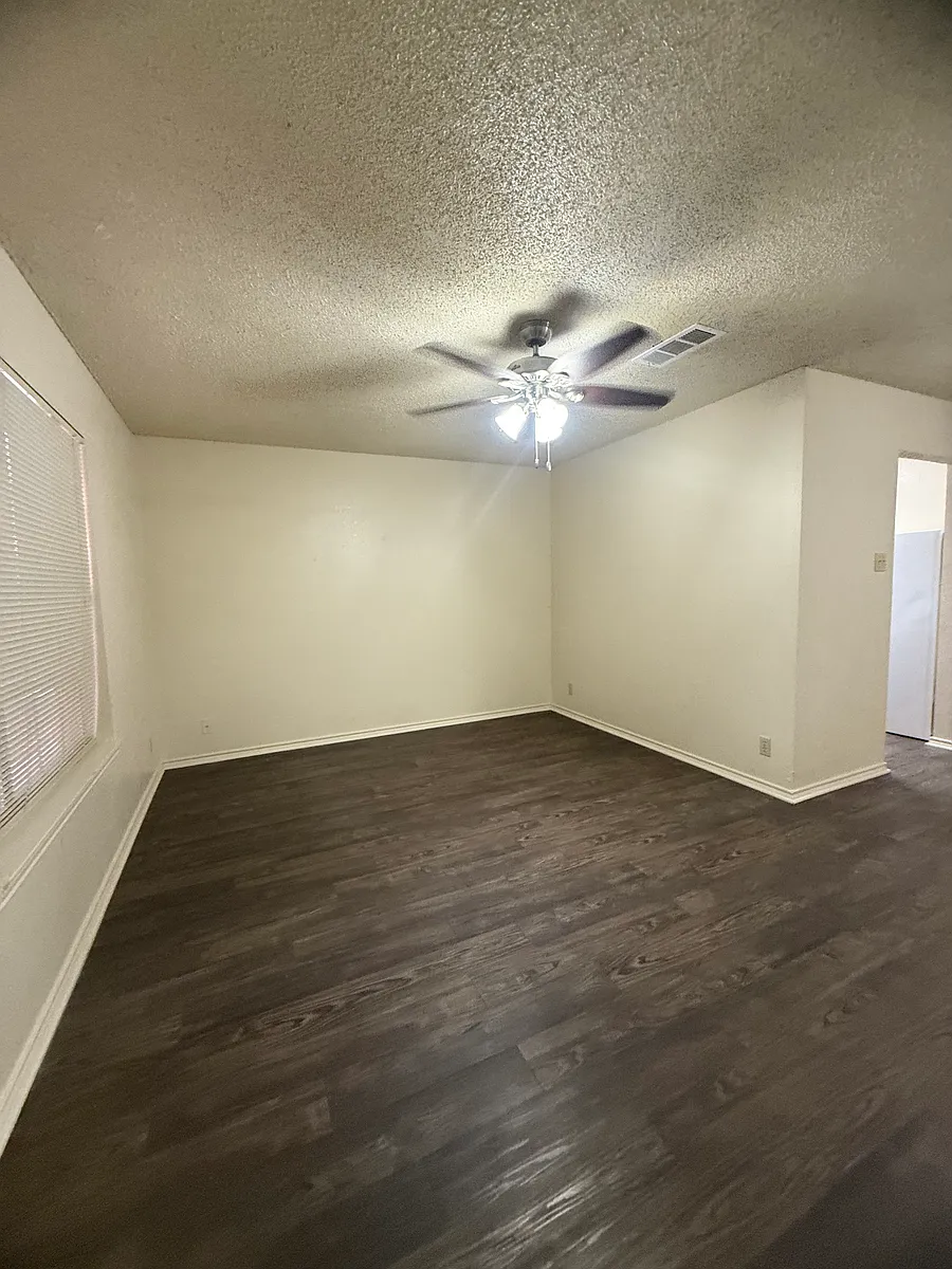 Building Photo - 721 Avenue A #3