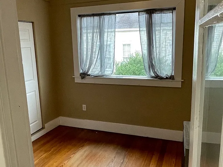 1105-1107 Fern St — Photo 13