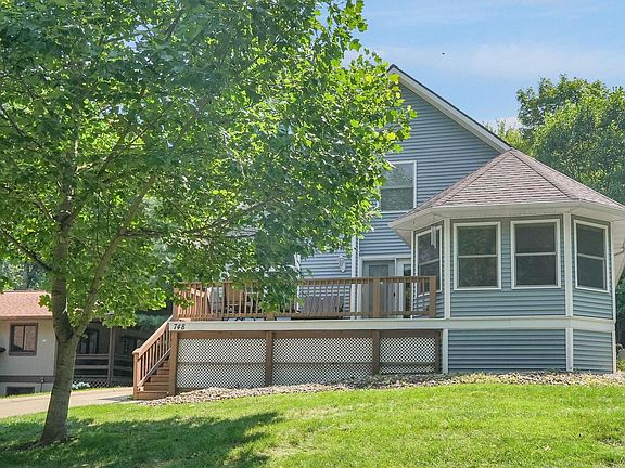 3rd image of 748 King Beach Dr