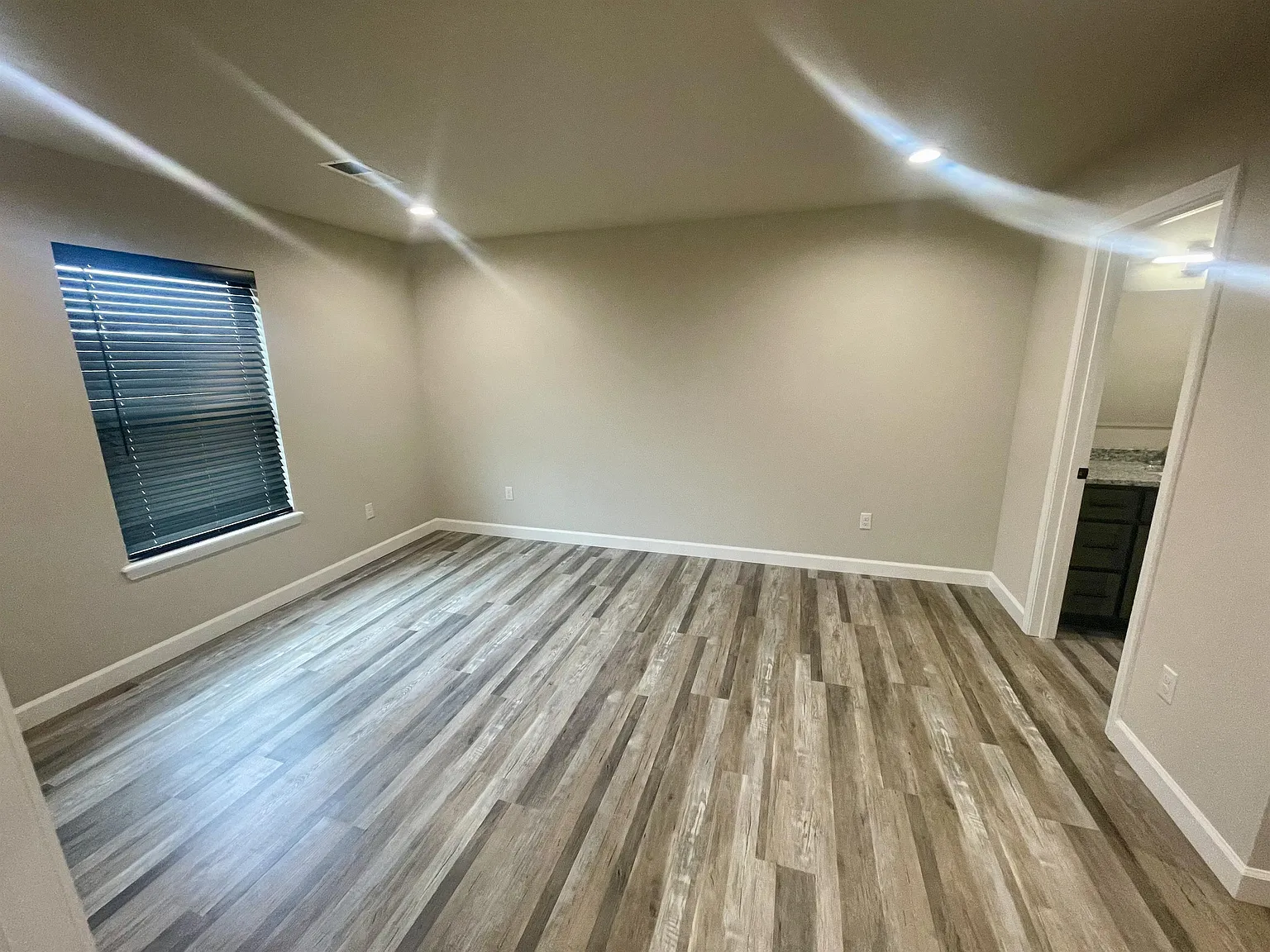 214 New Oak Dr - 16 — Photo 3
