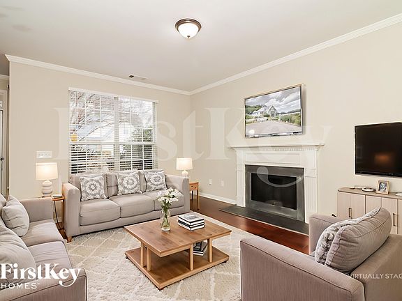 4th image of 2026 Baramore Oaks Dr