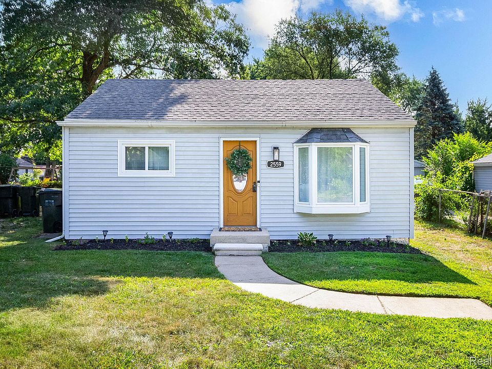 1st image of 2559 Harrison Ave