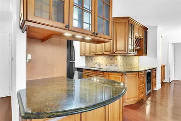 Rented by R New York