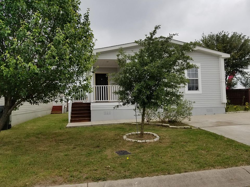 Mature Landscaping on Over Sized Lot