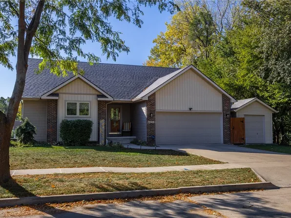 4851 Richmond Ave, Des Moines, IA 50317