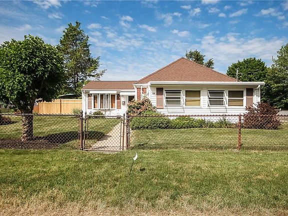 4th image of 84 Baird Ave