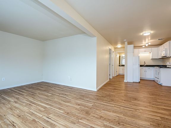 4th image of 1000 E Aloha St APT 7