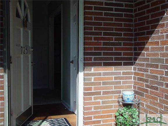 4th image of 726 Dyches Dr