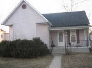 207 E Walnut St, Shelbina, MO 63468