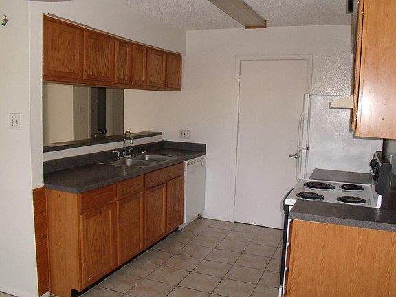 5th image of 2201 Polaris Ave APT C