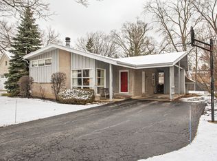 1354 Bayberry Ln, Deerfield, IL 60015