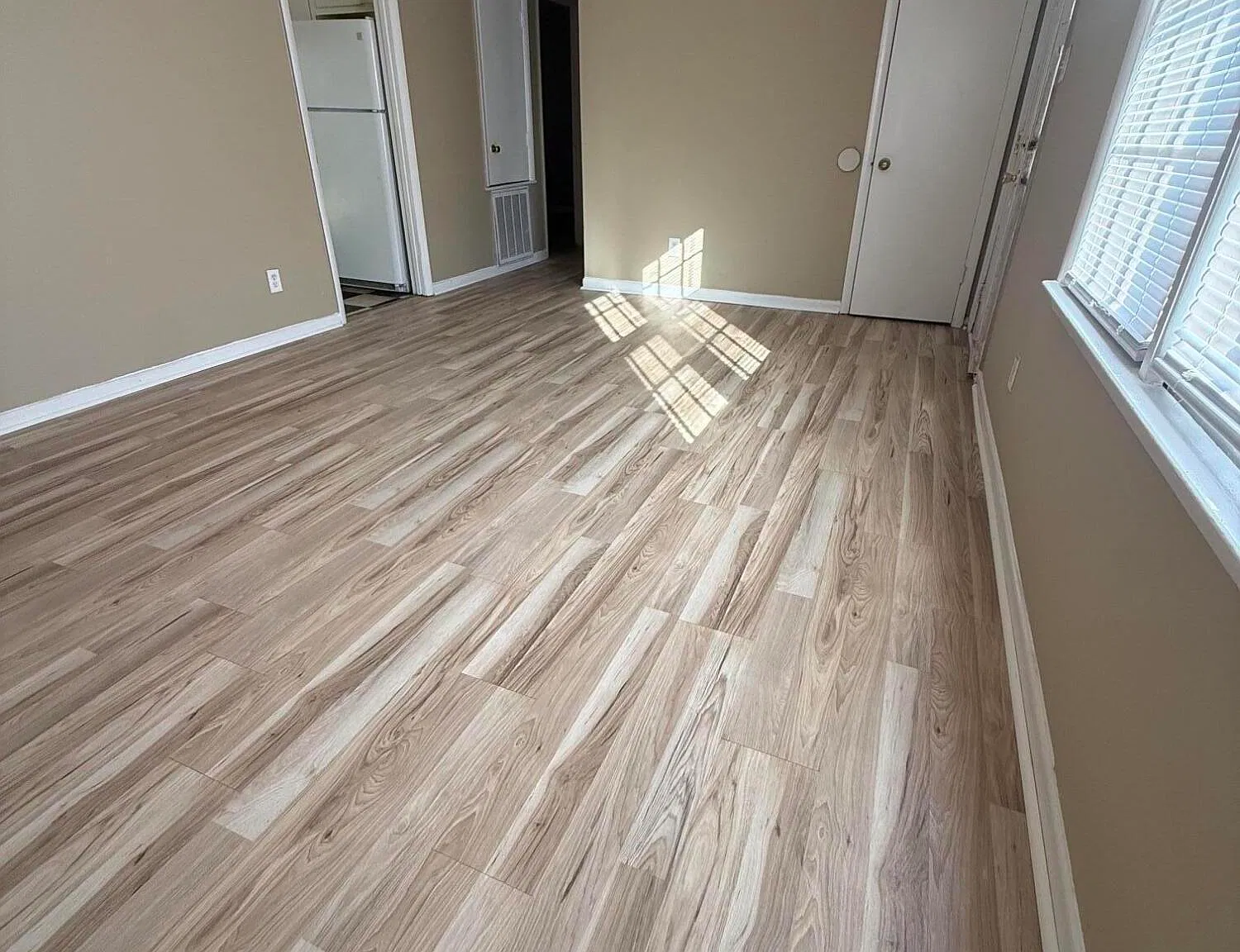 2 bed, 1.0 bath, $800 — Photo 3
