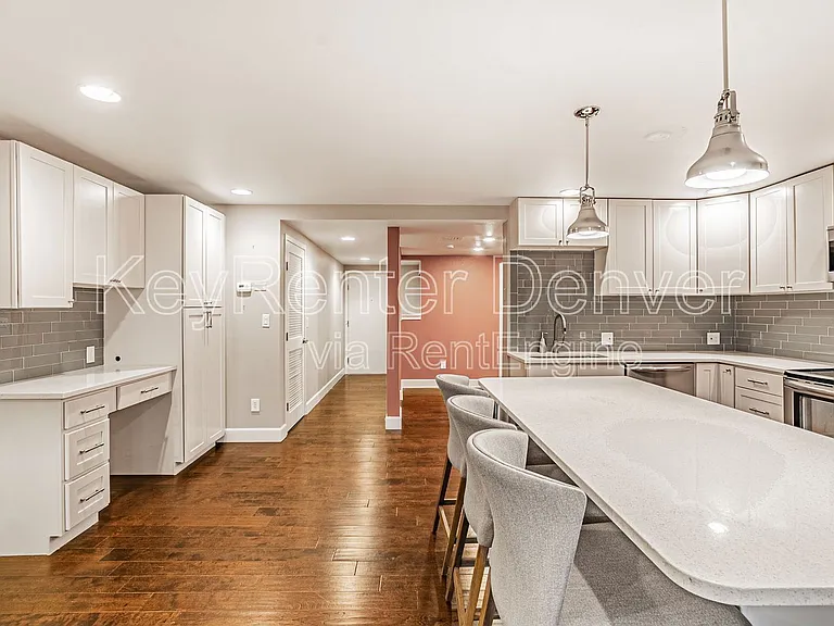 800 N Pearl St #202 — Photo 24
