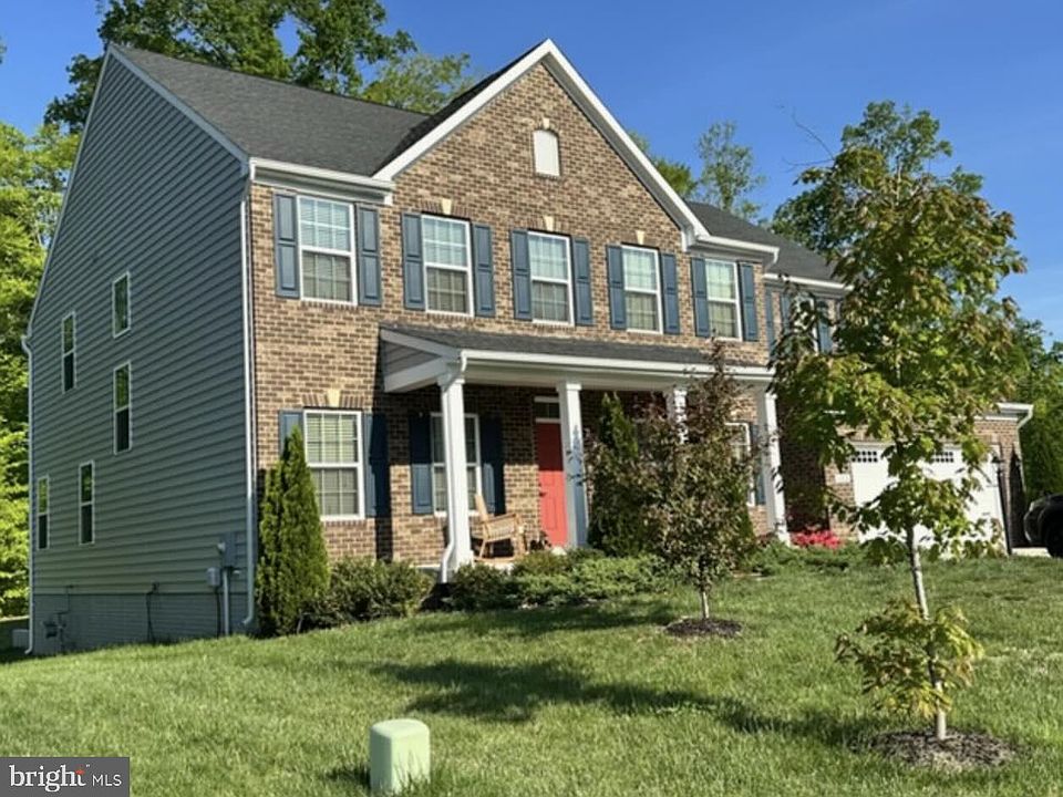 1st image of 102 Elmsley Ln