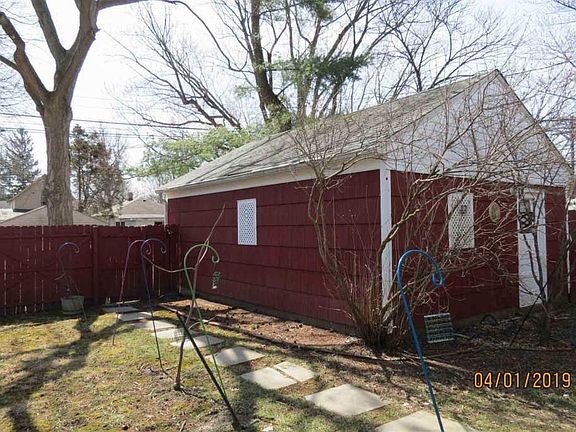 3rd image of 519 Meridian St