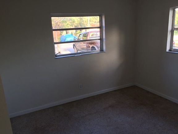 3rd image of 409 NW 14th Ave #1