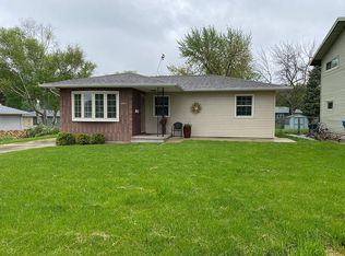 1135 Wisner Dr, Waterloo, IA 50702