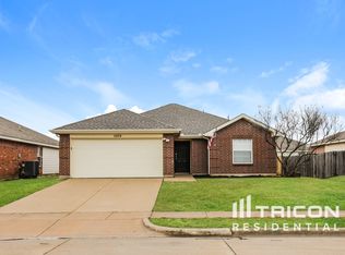 1009 Ridge Top Dr, Burleson, TX 76028