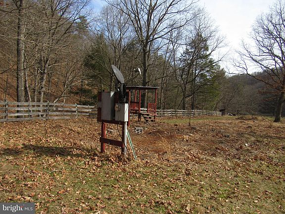 3rd image of 1956 Dove Hollow Rd