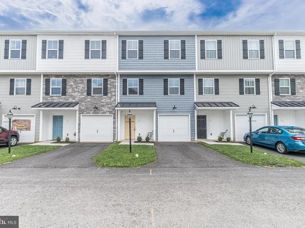 4 Landing Pl, York, PA 17408
