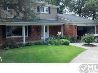 3971 Reseda Rd, Waterford, MI 48329
